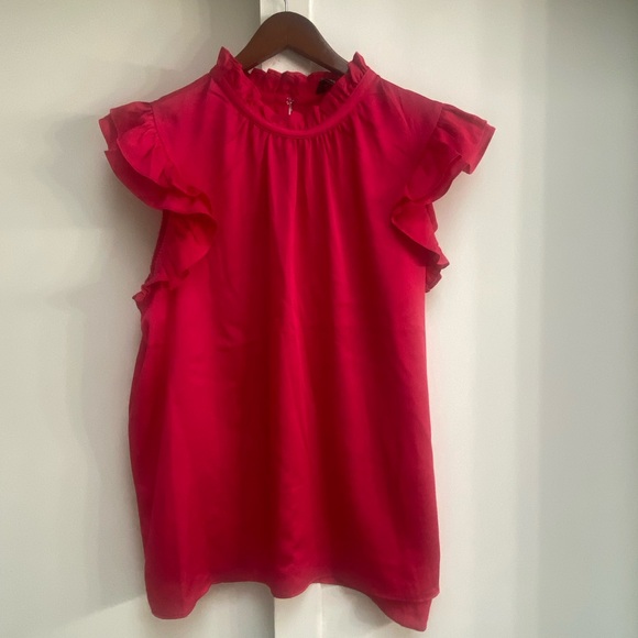 EUC Luxe pink satin ruffle top 🎀
Express size XL - Picture 6 of 6